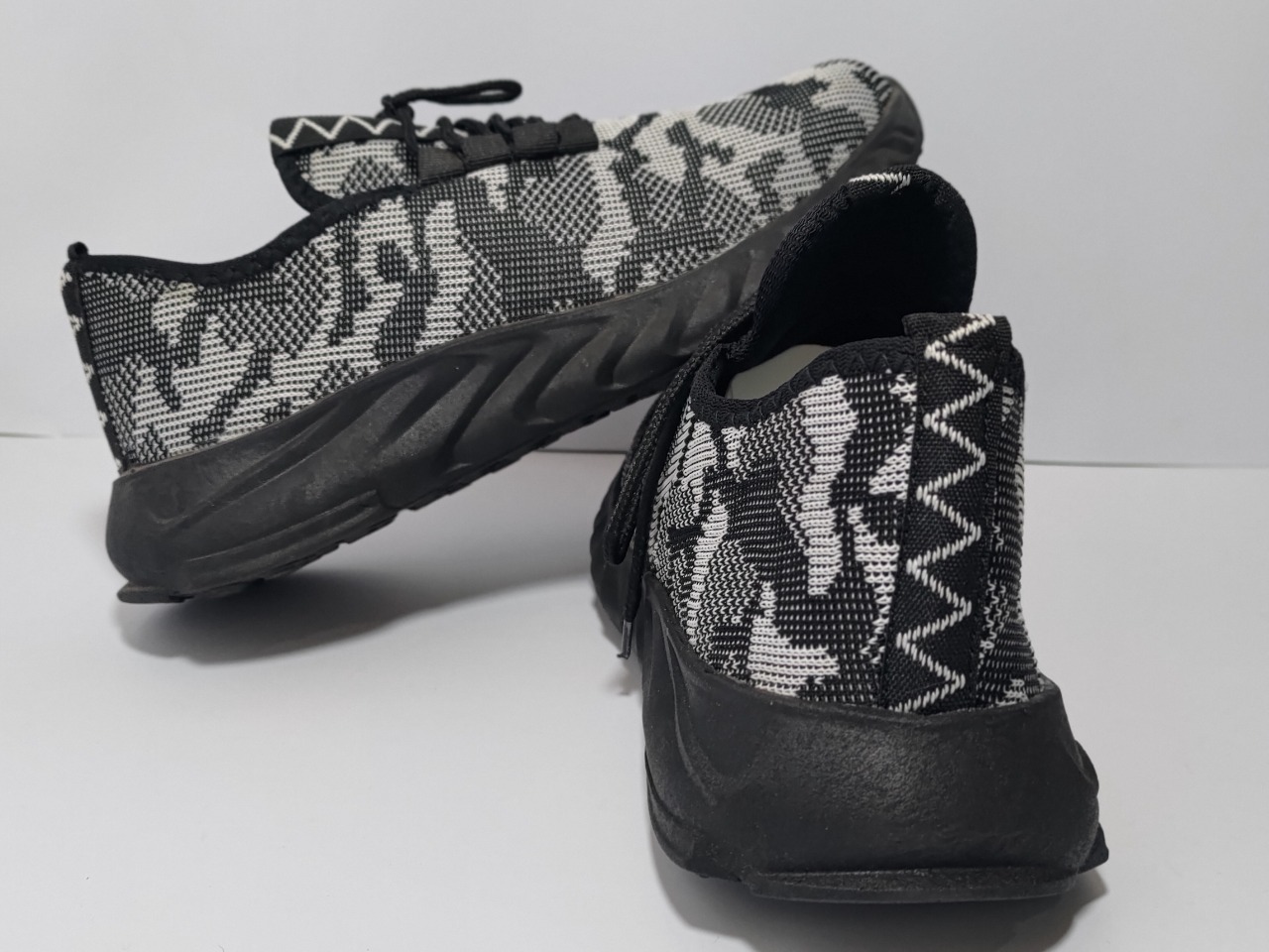 Men Casual Shoes White Sneakers Breathable Mesh Fashions Running Sports Shoes Walking Jogging - Image 2