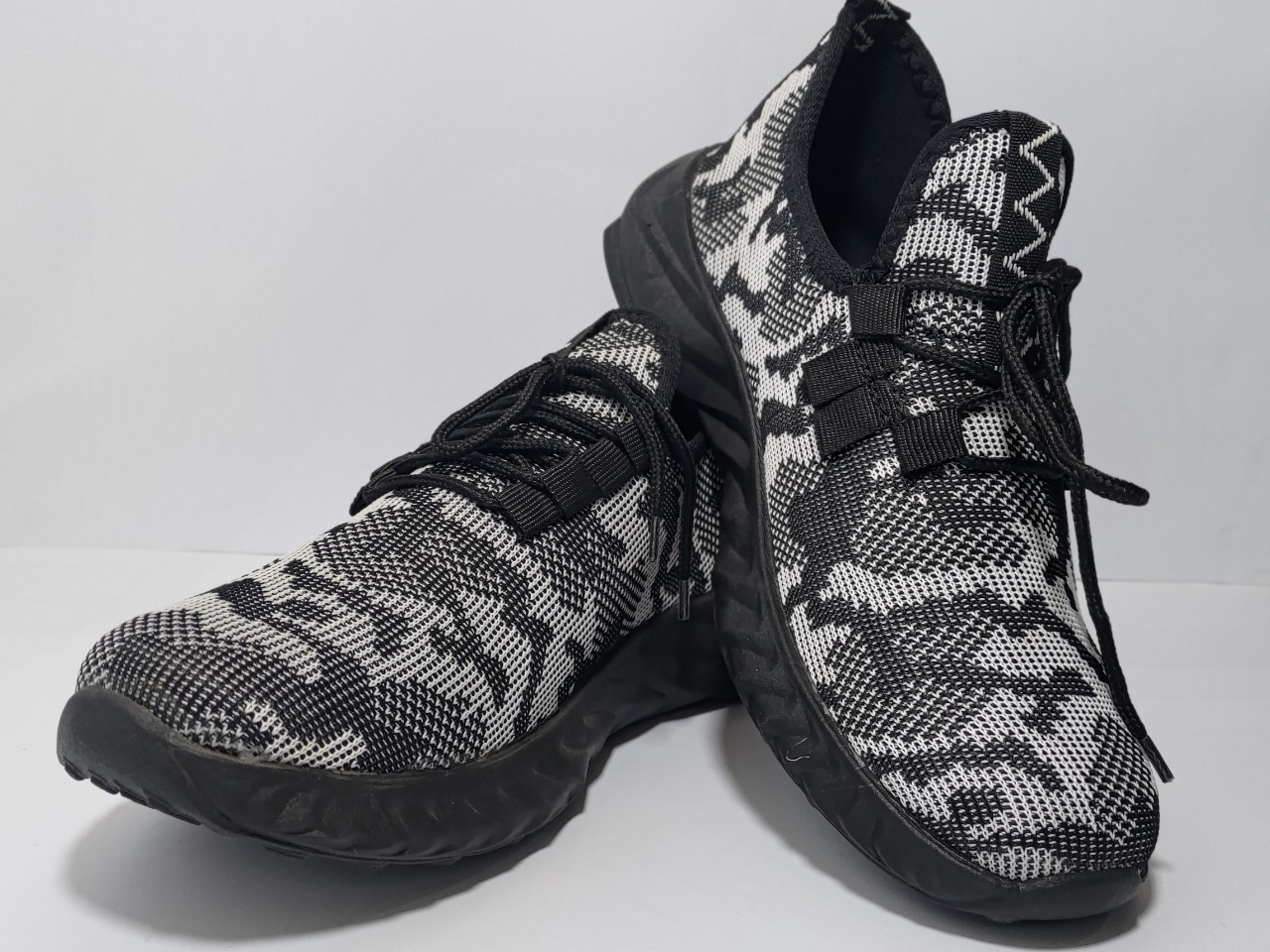 Men Casual Shoes White Sneakers Breathable Mesh Fashions Running Sports Shoes Walking Jogging