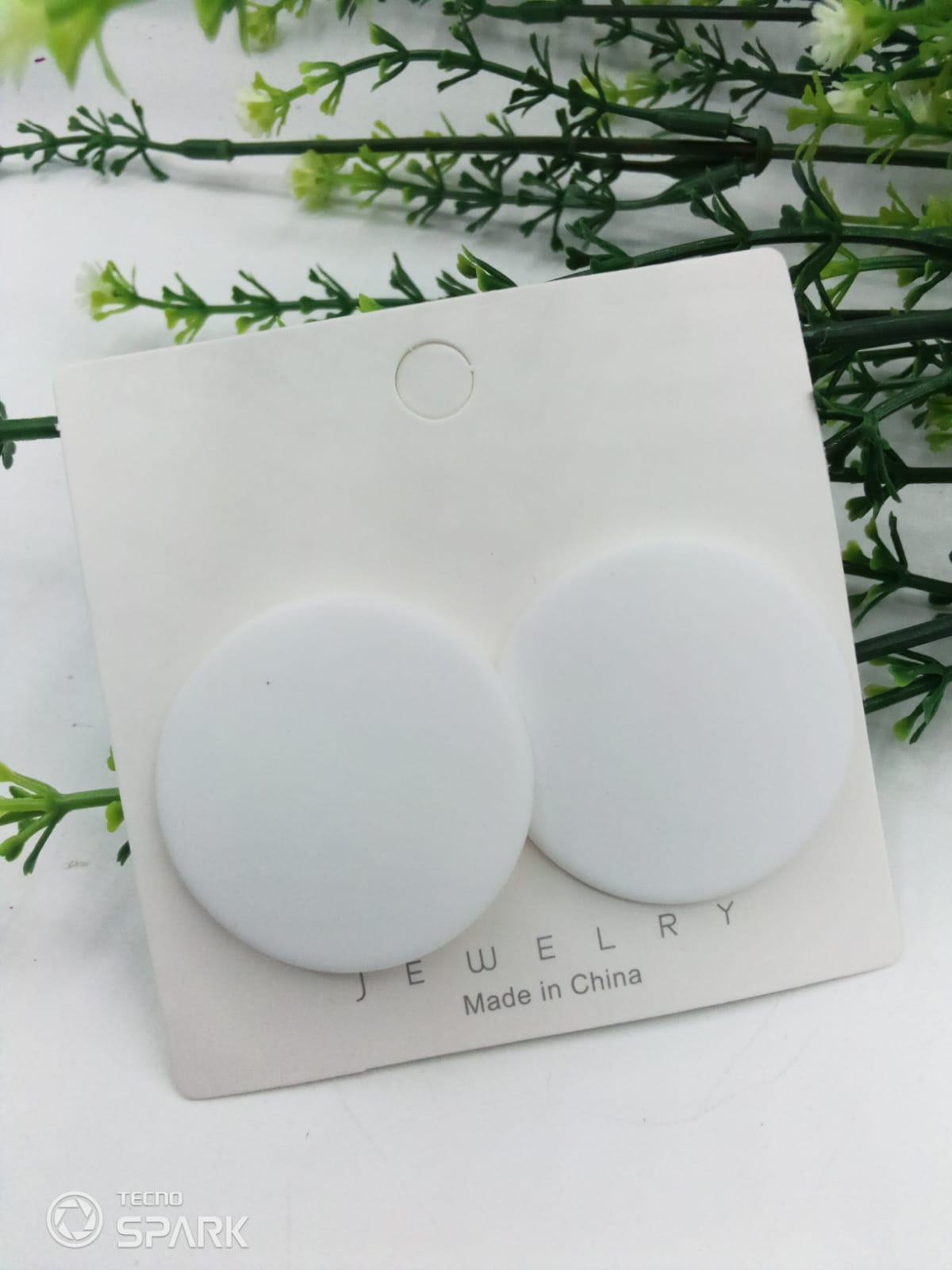 New Trendy Fashion Round White Color Drop Earrings for Women