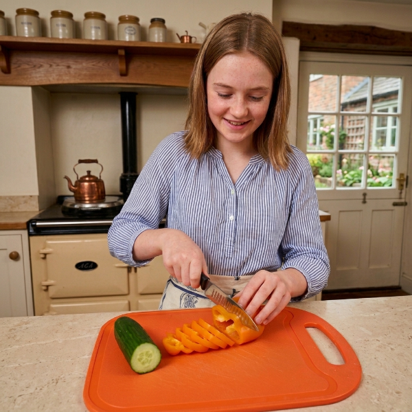 2 in 1 Portable Cutting Board and Knife Kit - Image 3
