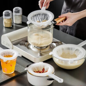 Plastic Mesh Strainer With Ergonomic Handle