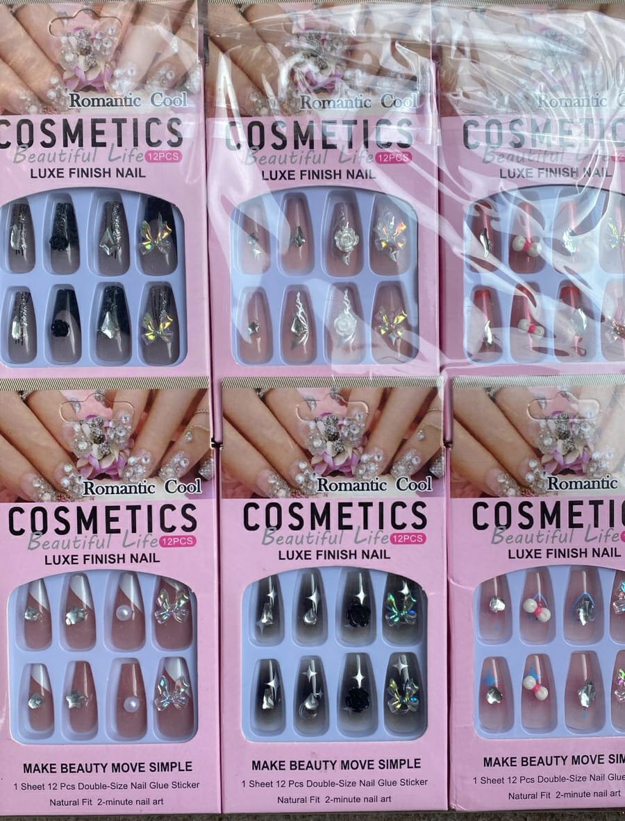 Multicolor 12 Pcs Stylish Artificial Nails Set For Fashionable Look And Easy Application (Random Design) - Image 2